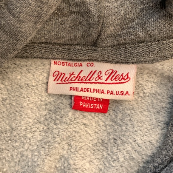 Mitchell and Ness Toronto Raptors Hoody - Picture 3 of 5